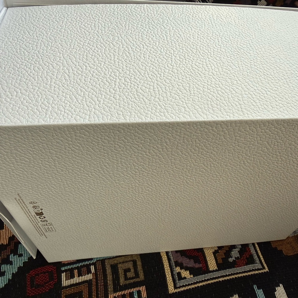 Dior LARGE MAGNETIC Gift Box + Ribbon + Tissues - Picture 3 of 4